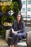 Designer leva criação inspirada em Brasília à Feira do Móvel de Milão; conheça a poltrona 'Monolito'