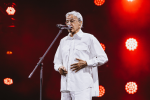 Caetano Veloso, Revelação, Xande de Pilares, Bhaskar, Bell Marques, Joelma, Léo Santana e peça de Gregório Duvivier agitam fim de semana no DF