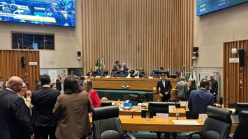 Câmara do DF já arquivou sete pedidos de impeachment de Ibaneis em 2026; dois ainda tramitam