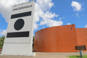 Cine Brasília, último cinema de rua do DF e maior do Brasil, pode fechar as portas por falta de verba