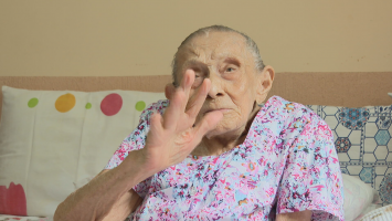 Idosa de 110 anos vai à Justiça após ter aposentadoria suspensa no DF