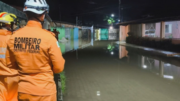 Condomínio e escola alagados: forte chuva causa estragos em Planaltina, no DF
